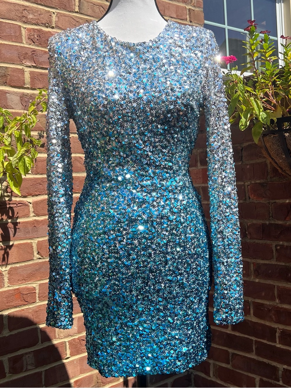 Hello Molly Shine Bright Sequin Mini Dress Sz 4 Silver Blue Bodycon HOCO Holiday - Picture 2 of 14